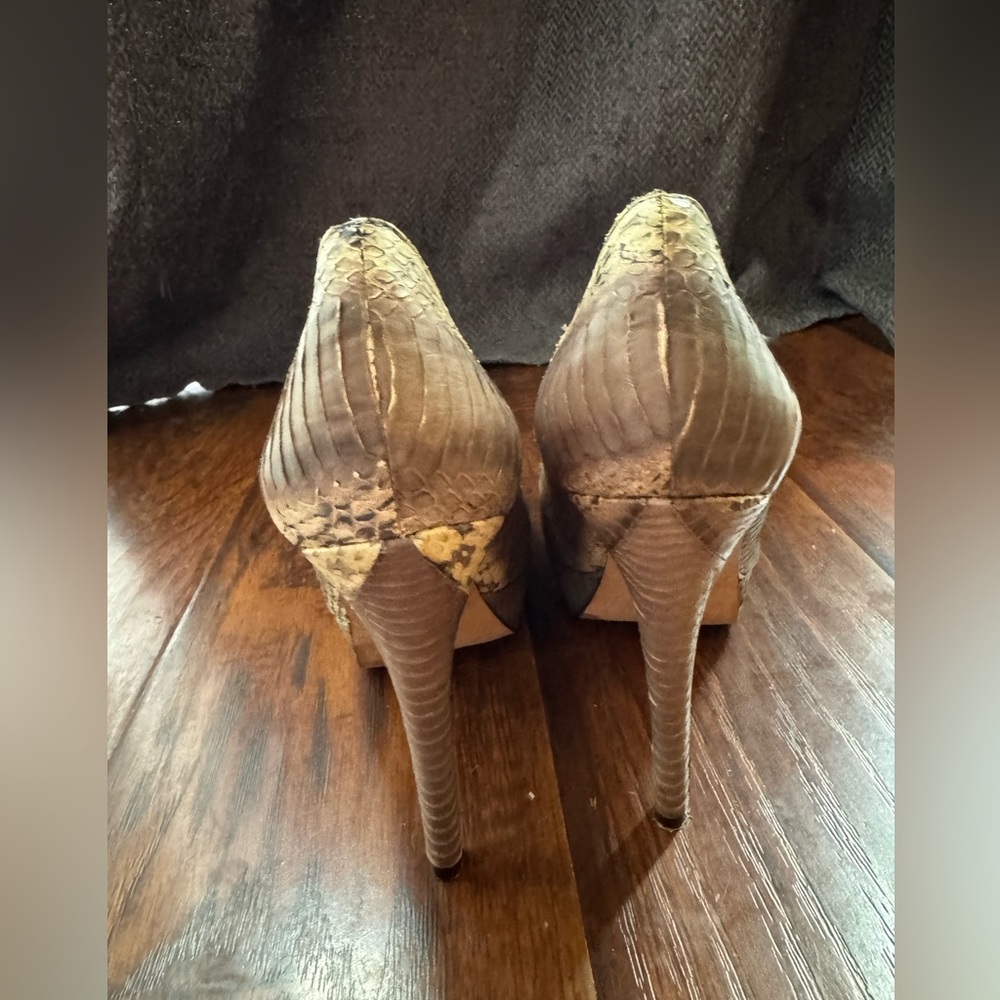 Snakeskin Pumps - House of Harlow - Picture 4 of 4